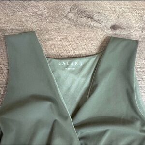 Lalabu Women’s Medium Soothe Tank Baby Wearing Carrier Olive Green